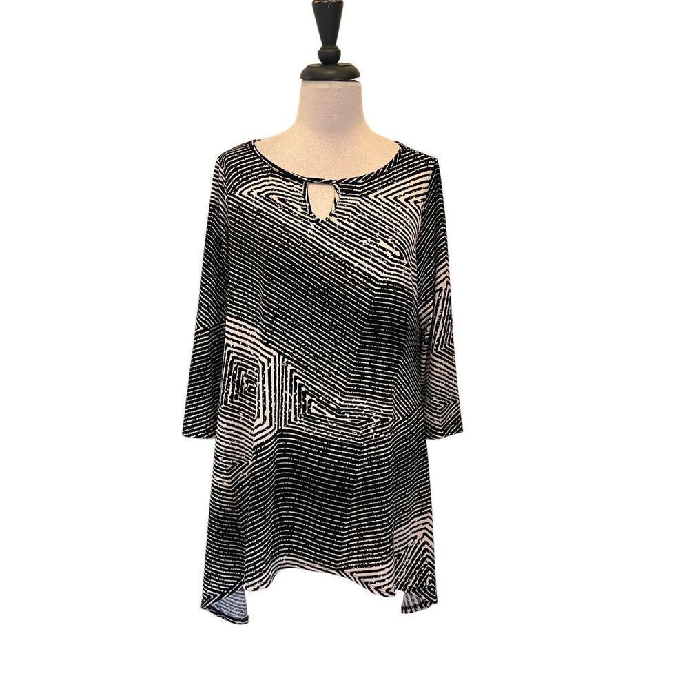 Clara Sun Woo Women's Geometric 3/4 Sleeve Asymmetrical Blouse Black Tan Medium